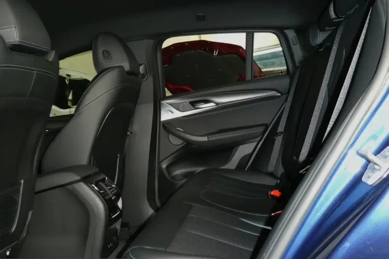 BMW X4 (Seria X) din 2024 cu 9.700 km - oferta BMW205278 - foto 8