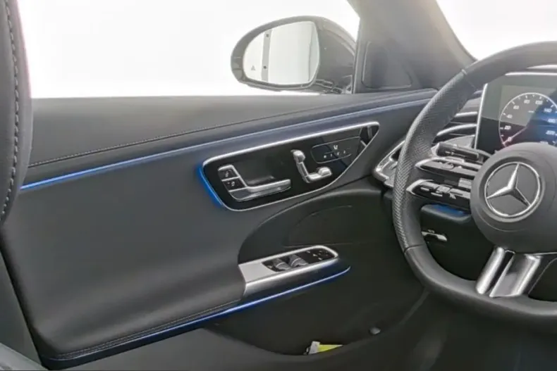 Mercedes-Benz E 220 (Clasa E) din 2025 cu 17.098 km - oferta MER205282 - foto 3