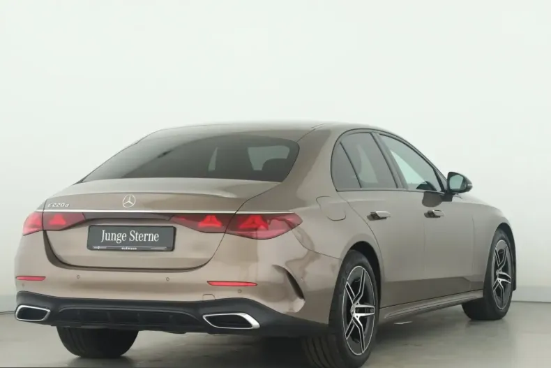 Mercedes-Benz E 220 (Clasa E) din 2025 cu 10.199 km - oferta MER205283 - foto 3