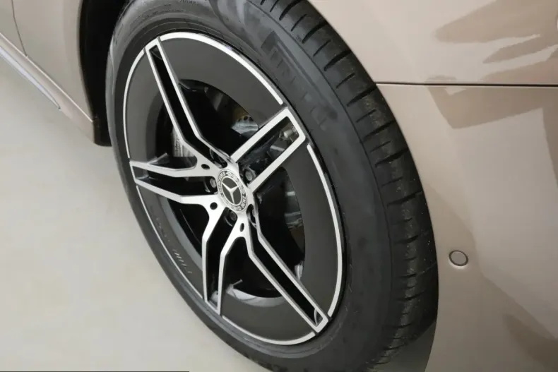 Mercedes-Benz E 220 (Clasa E) din 2025 cu 10.199 km - oferta MER205283 - foto 21