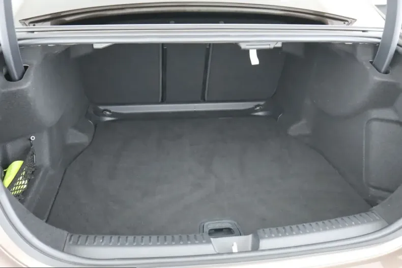 Mercedes-Benz E 220 (Clasa E) din 2025 cu 10.199 km - oferta MER205283 - foto 22