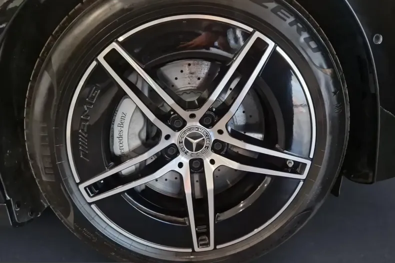 Mercedes-Benz E 220 (Clasa E) din 2025 cu 10.259 km - oferta MER205284 - foto 9