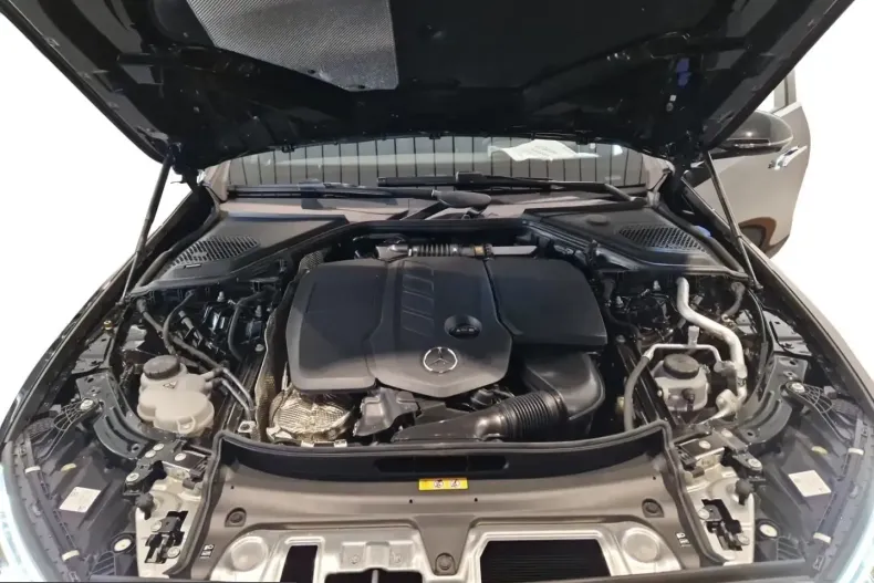 Mercedes-Benz E 220 (Clasa E) din 2025 cu 10.259 km - oferta MER205284 - foto 11