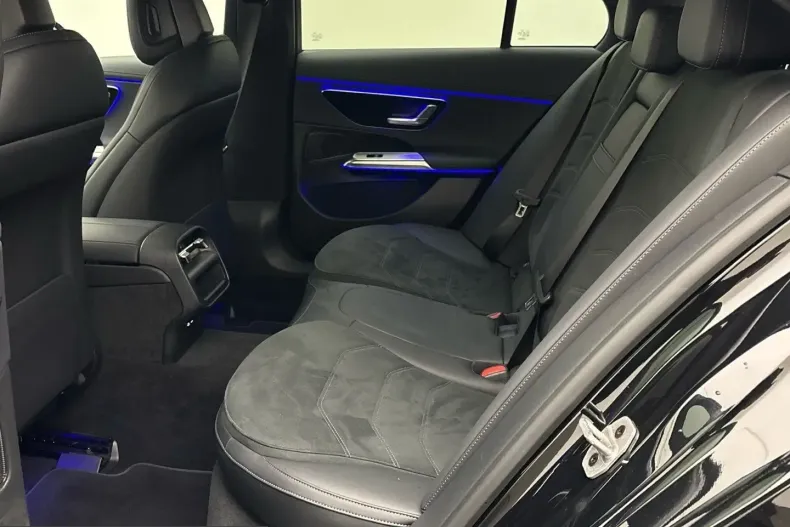 Mercedes-Benz E 220 (Clasa E) din 2025 cu 18.079 km - oferta MER205285 - foto 11