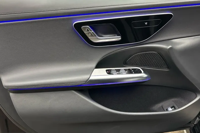 Mercedes-Benz E 220 (Clasa E) din 2025 cu 18.079 km - oferta MER205285 - foto 12