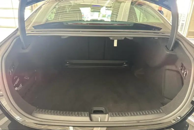 Mercedes-Benz E 200 (Clasa E) din 2024 cu 25.500 km - oferta MER205286 - foto 11