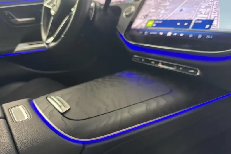 Mercedes-Benz E 200 (Clasa E) din 2024 cu 25.500 km - oferta MER205286 - foto 13