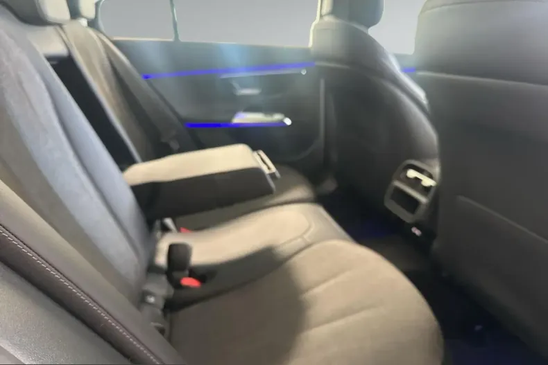 Mercedes-Benz E 200 (Clasa E) din 2024 cu 25.500 km - oferta MER205286 - foto 14