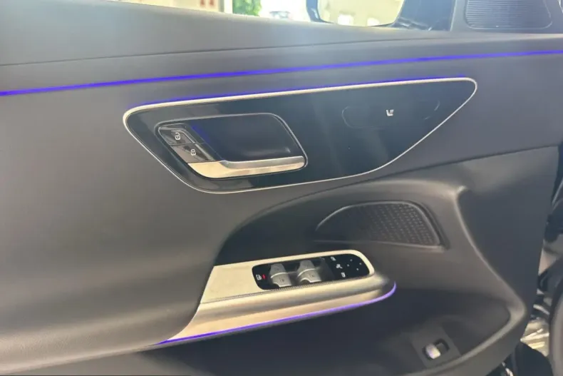 Mercedes-Benz E 200 (Clasa E) din 2024 cu 25.500 km - oferta MER205286 - foto 20