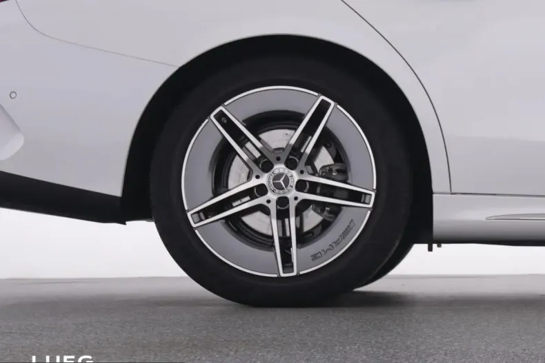 Mercedes-Benz E 200 (Clasa E) din 2024 cu 15.541 km - oferta MER205288 - foto 22