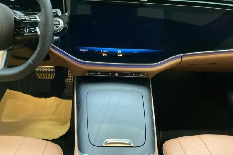 Mercedes-Benz E 200 (Clasa E) din 2024 cu 19.998 km - oferta MER205289 - foto 13