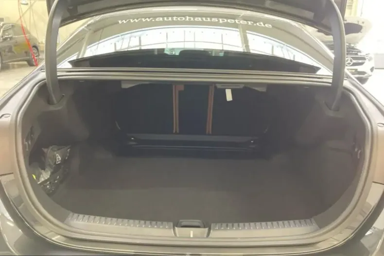 Mercedes-Benz E 200 (Clasa E) din 2024 cu 19.998 km - oferta MER205289 - foto 16