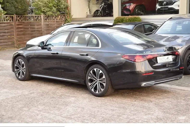Mercedes-Benz E 200 (Clasa E) din 2024 cu 33.144 km - oferta MER205290 - foto 14