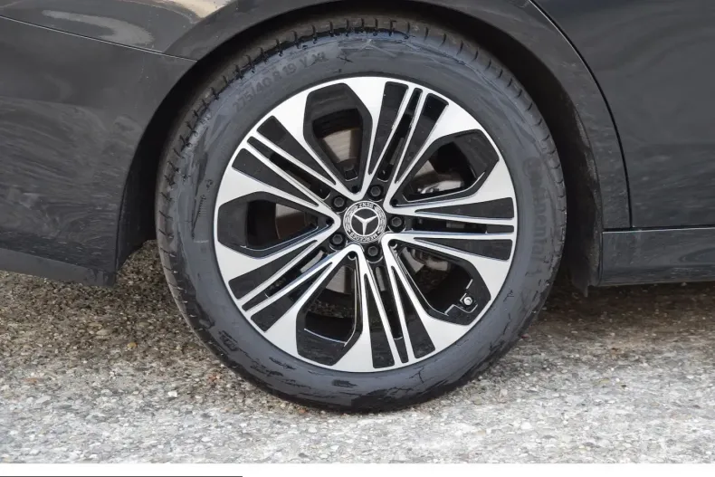 Mercedes-Benz E 200 (Clasa E) din 2024 cu 33.144 km - oferta MER205290 - foto 24