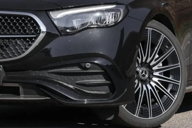 Mercedes-Benz E 220 (Clasa E) din 2025 cu 11.574 km - oferta MER205291 - foto 5