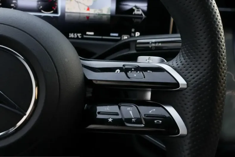 Mercedes-Benz E 220 (Clasa E) din 2025 cu 11.574 km - oferta MER205291 - foto 18