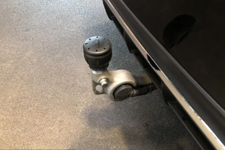 Mercedes-Benz E 220 (Clasa E) din 2025 cu 11.168 km - oferta MER205292 - foto 19