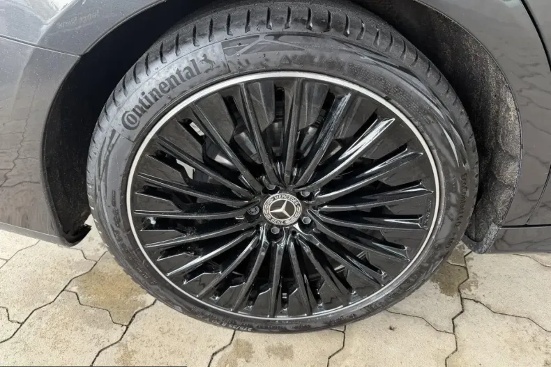 Mercedes-Benz E 220 (Clasa E) din 2024 cu 36.000 km - oferta MER205293 - foto 9