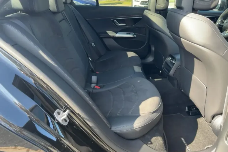 Mercedes-Benz E 200 (Clasa E) din 2025 cu 11.053 km - oferta MER205302 - foto 7