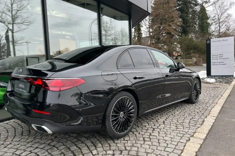 Mercedes-Benz E 220 (Clasa E) din 2024 cu 23.850 km - oferta MER205303 - foto 6