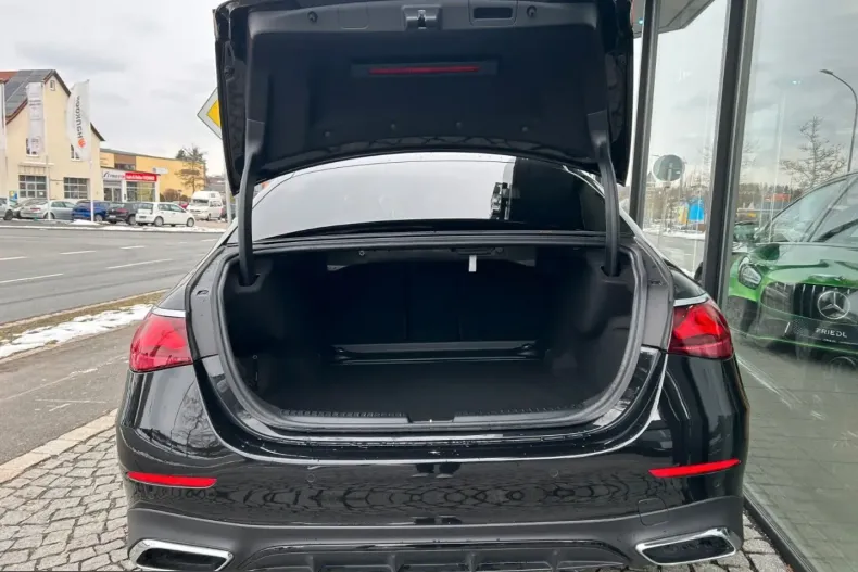 Mercedes-Benz E 220 (Clasa E) din 2024 cu 23.850 km - oferta MER205303 - foto 9