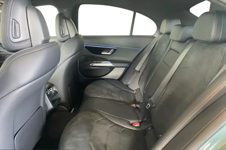 Mercedes-Benz E 220 (Clasa E) din 2024 cu 13.148 km - oferta MER205306 - foto 11