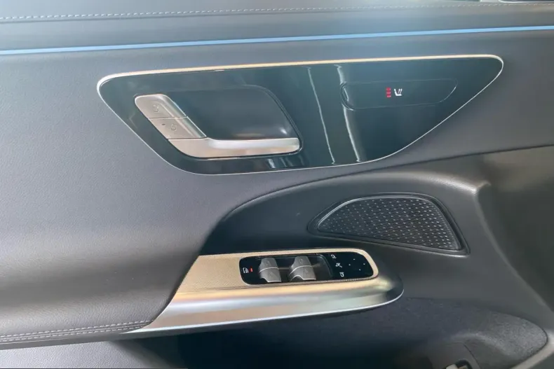 Mercedes-Benz E 220 (Clasa E) din 2024 cu 13.148 km - oferta MER205306 - foto 14