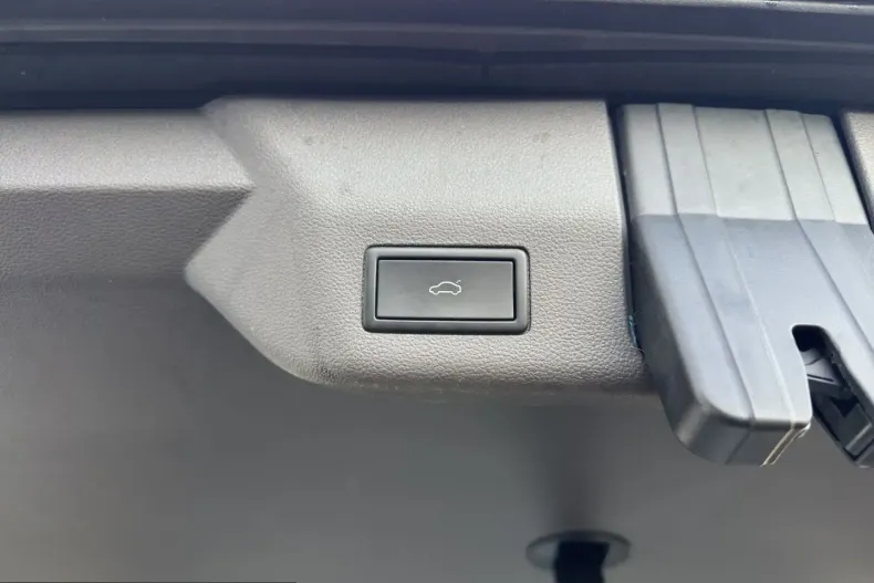 Volkswagen T7 Multivan din 2023 cu 90.740 km - oferta VOL205308 - foto 16