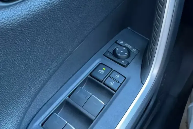 Toyota RAV4 din 2025 cu 100 km - oferta TOY205315 - foto 6