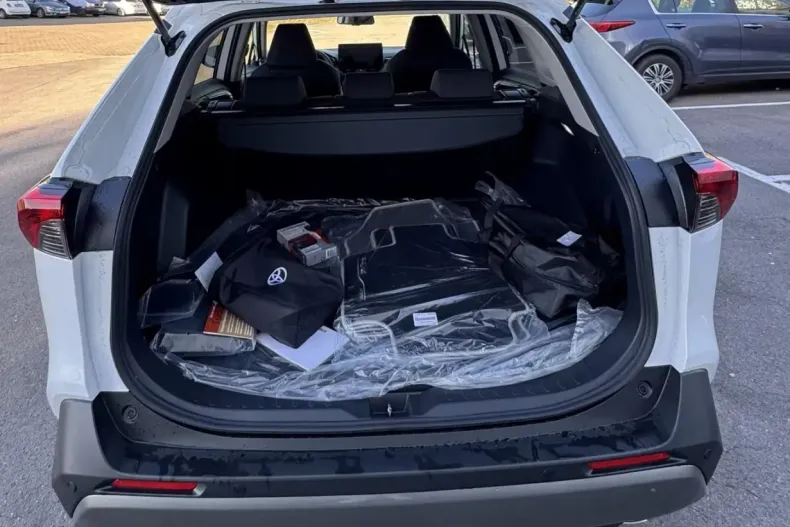 Toyota RAV4 din 2025 cu 100 km - oferta TOY205315 - foto 13