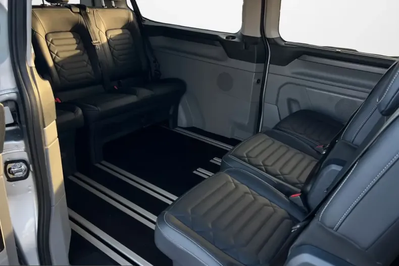 Ford Tourneo Custom din 2025 cu 23.130 km - oferta FOR205318 - foto 13