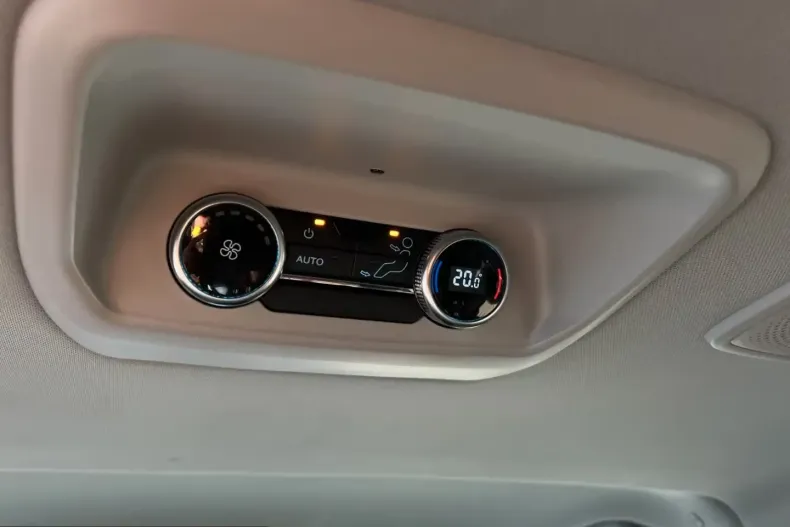 Ford Tourneo Custom din 2025 cu 23.130 km - oferta FOR205318 - foto 27