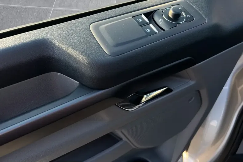 Ford Tourneo Custom din 2025 cu 23.130 km - oferta FOR205318 - foto 28