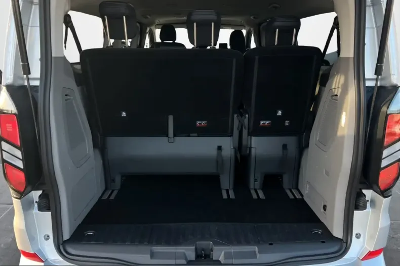 Ford Tourneo Custom din 2025 cu 23.130 km - oferta FOR205318 - foto 29