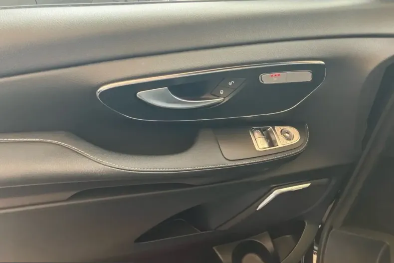 Mercedes-Benz V 300 (Clasa V) din 2024 cu 31.700 km - oferta MER205320 - foto 8