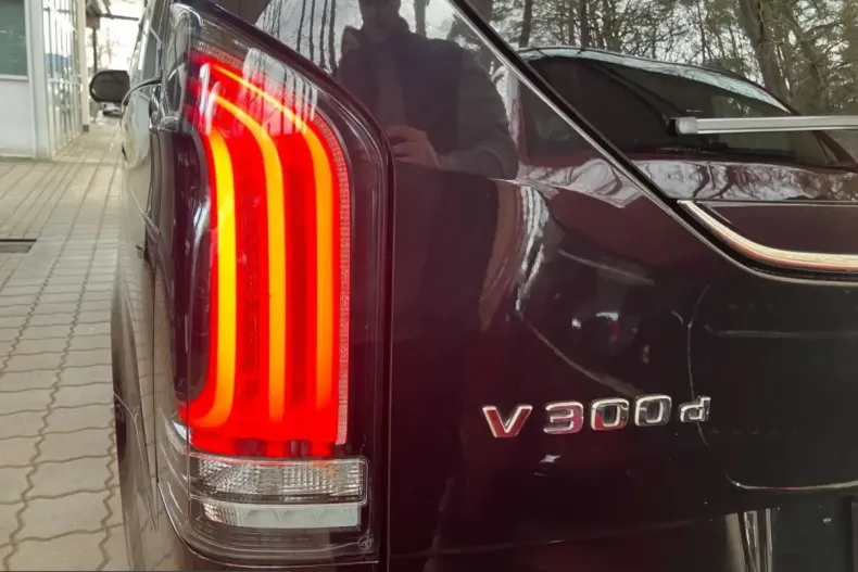 Mercedes-Benz V 300 (Clasa V) din 2024 cu 31.700 km - oferta MER205320 - foto 12