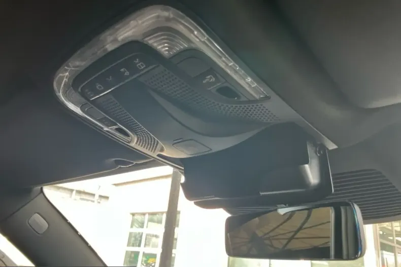 Mercedes-Benz V 300 (Clasa V) din 2024 cu 31.700 km - oferta MER205320 - foto 18