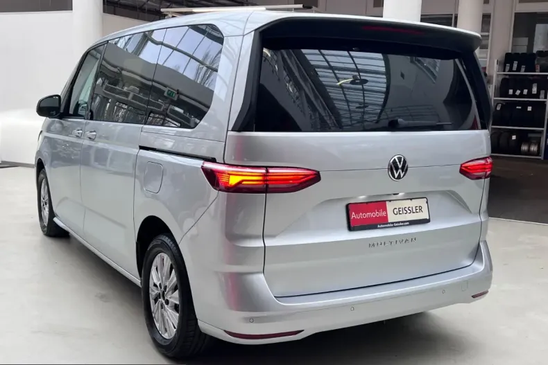 Volkswagen T7 Multivan din 2023 cu 82.009 km - oferta VOL205323 - foto 4