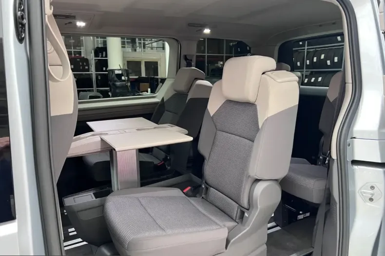 Volkswagen T7 Multivan din 2023 cu 82.009 km - oferta VOL205323 - foto 13