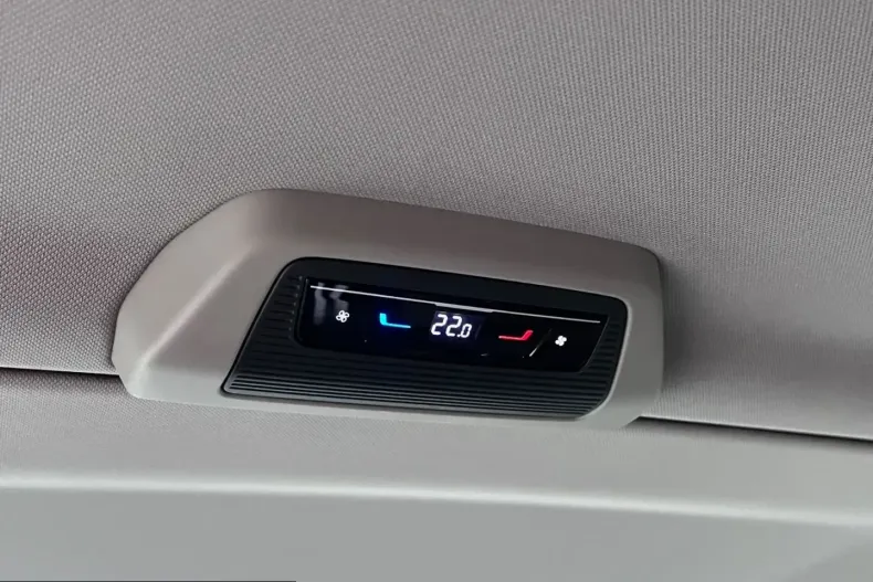 Volkswagen T7 Multivan din 2023 cu 82.009 km - oferta VOL205323 - foto 17