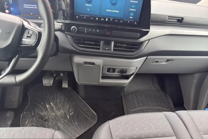 Ford Tourneo Custom din 2024 cu 47.133 km - oferta FOR205324 - foto 11