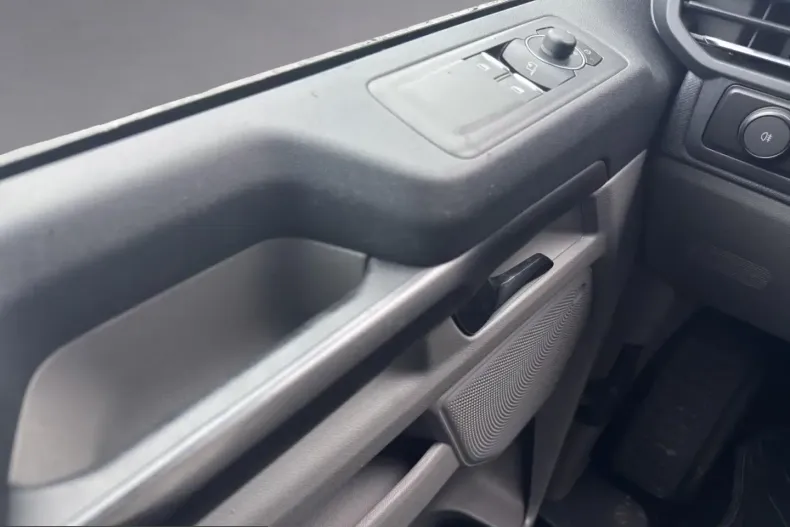 Ford Tourneo Custom din 2024 cu 47.133 km - oferta FOR205324 - foto 20