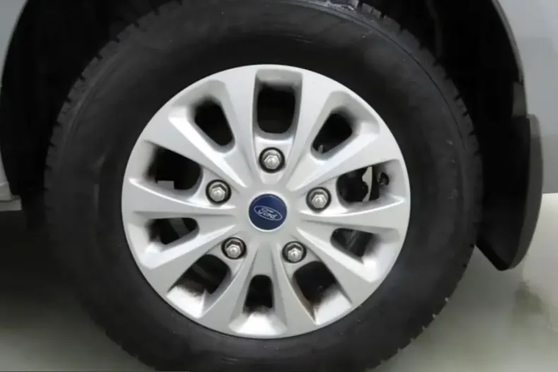 Ford Tourneo Custom din 2023 cu 44.756 km - oferta FOR205326 - foto 7