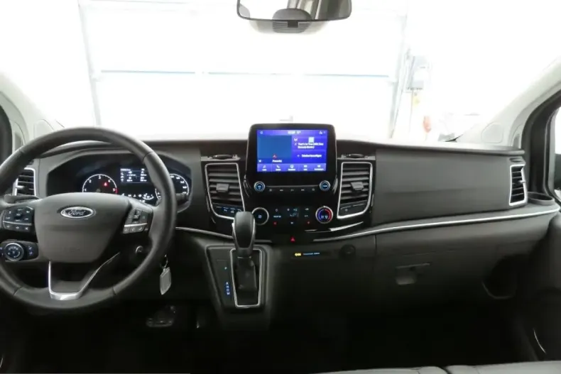 Ford Tourneo Custom din 2023 cu 44.756 km - oferta FOR205326 - foto 8