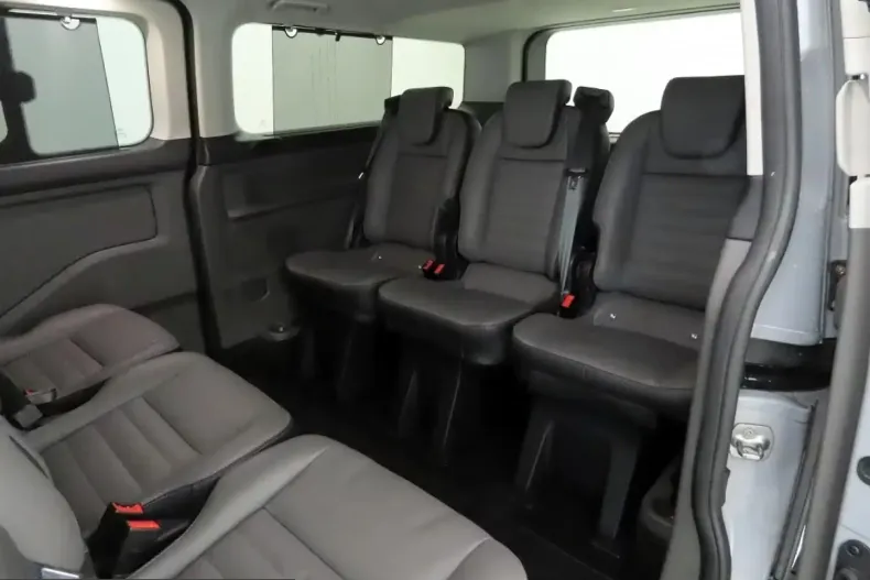 Ford Tourneo Custom din 2023 cu 44.756 km - oferta FOR205326 - foto 19