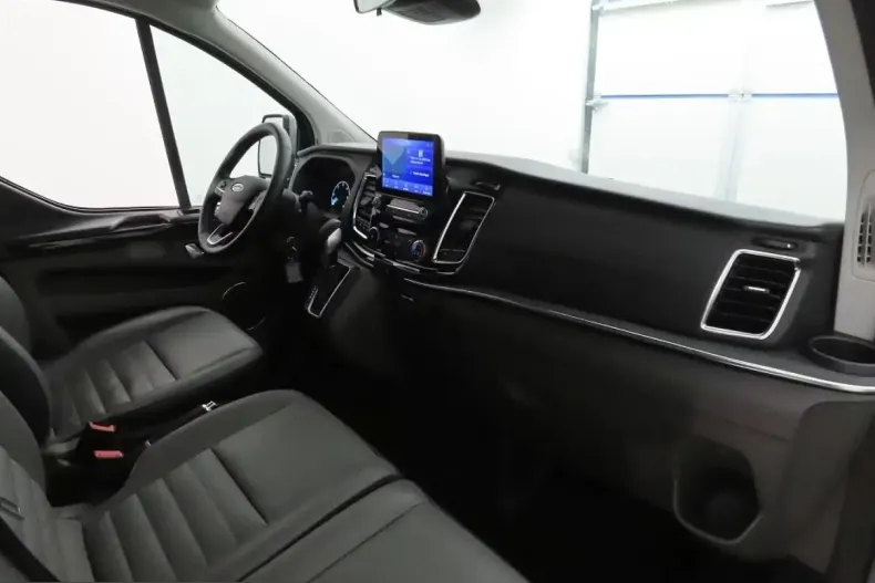 Ford Tourneo Custom din 2023 cu 44.756 km - oferta FOR205326 - foto 21