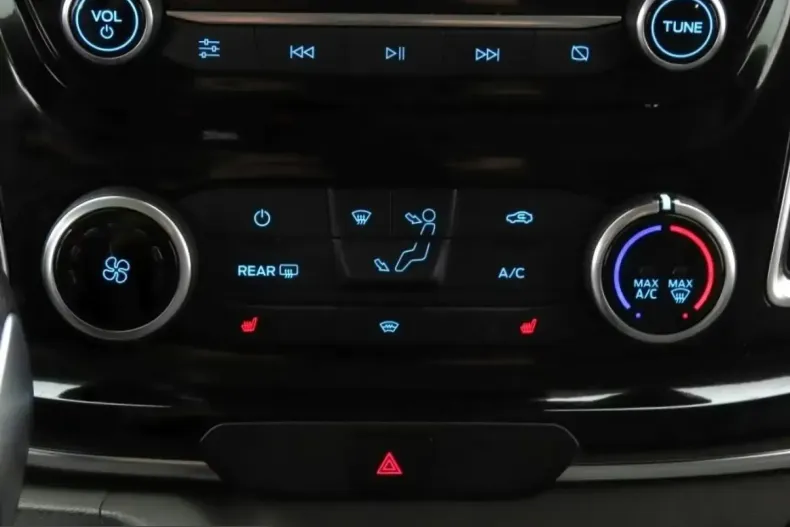 Ford Tourneo Custom din 2023 cu 44.756 km - oferta FOR205326 - foto 27