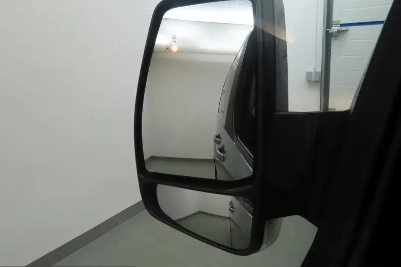 Ford Tourneo Custom din 2023 cu 44.756 km - oferta FOR205326 - foto 32