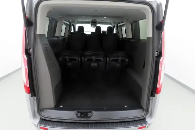 Ford Tourneo Custom din 2023 cu 44.756 km - oferta FOR205326 - foto 33