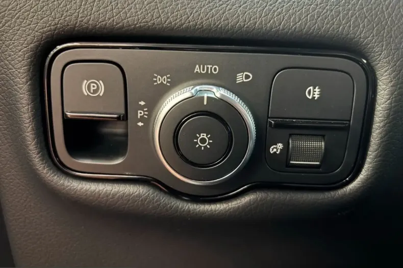 Mercedes-Benz V 300 (Clasa V) din 2024 cu 41.300 km - oferta MER205327 - foto 15